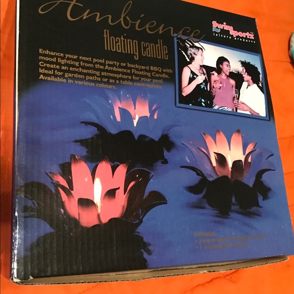 1Hot T PINK FLOWER PLASTIC FLOATING CANDLE holder - Picture 2 of 4